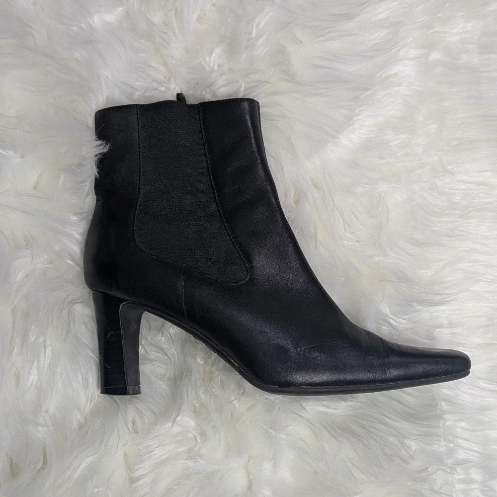 Black Leather Pointed Toe Heeled Ankle Booties from Predictions Size 7.5